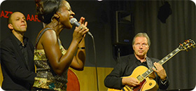 Jazz Sängerin und Gitarrist